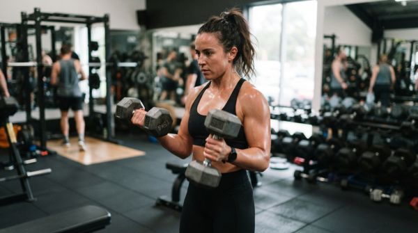 Combien de calories sont brûlées lors d'une séance d'entraînement avec des haltères?